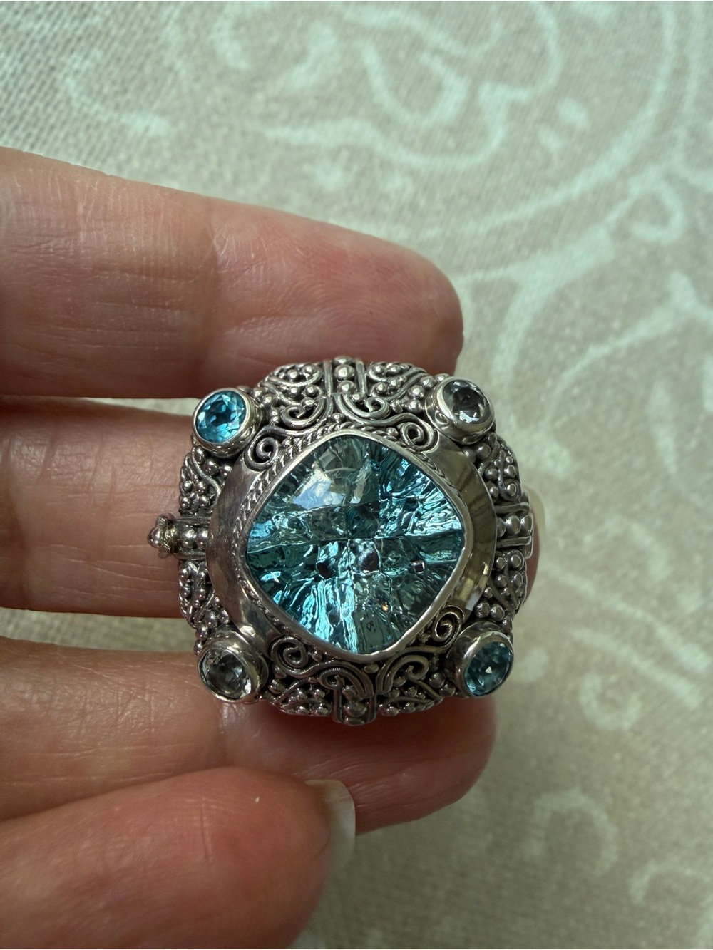 RARE sterling silver sarda swiss blue topaz ring size 9
new with tags